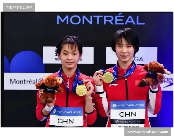 全红婵陈芋汐训练室即兴跳舞，-捶空气拳-模仿裁判打分